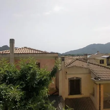 לינה וארוחת בוקר Alice