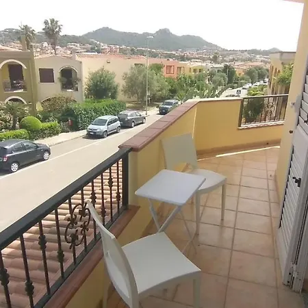 Alice לינה וארוחת בוקר